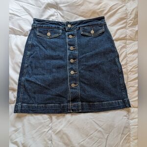 LOFT skirt size 2 button front stretchy denim